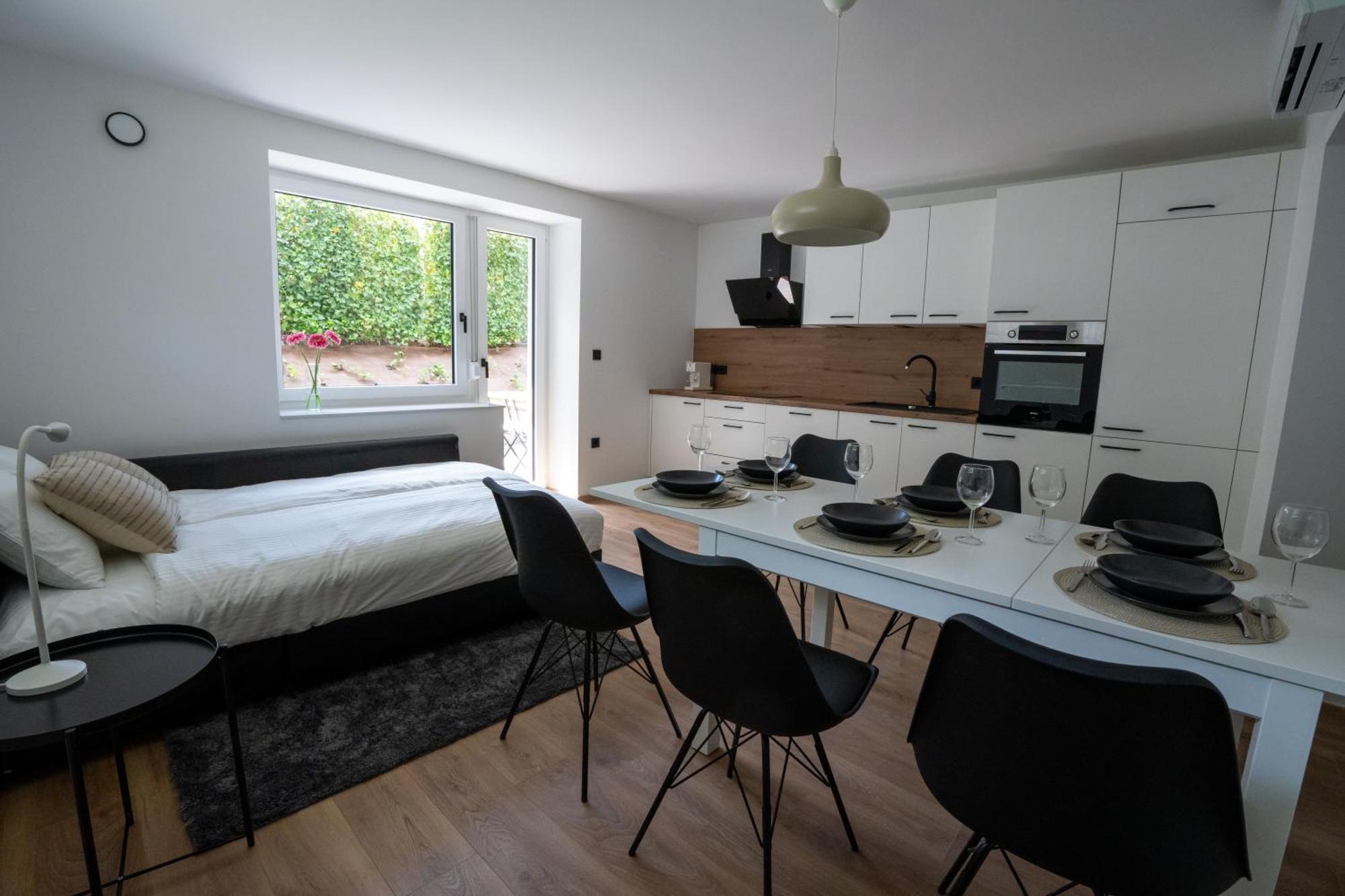 Residence Black&White Ljubljana Room photo